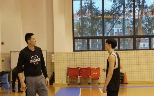 易建联|广东宏远热身赛大胜!汤杰替代赵睿,易建联状态火热,杜锋新计划