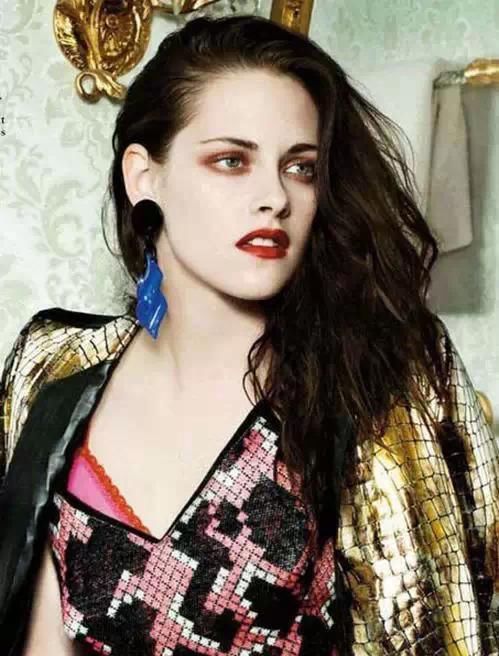 发型没有气场怎么做女神？中分好还是偏分好？