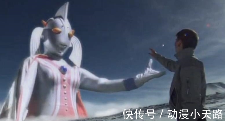 奥特曼|同样是没有版权的作品,千禧·奥特曼令人倍感惋惜,蓝弧奥已然成过街老鼠