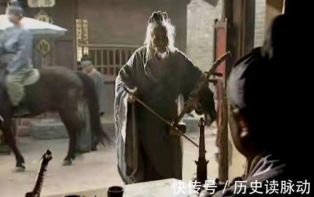 莫大先生@真正的笑傲江湖?衡山派掌门莫大先生云雾十三变,他的武功有多高