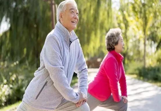 误区|人过70岁后,想健康长寿,避开这4个养生误区,否则极易损伤身体