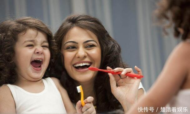 刷牙|学会做个戏精,宝宝不愿意刷牙该怎么哄才好?