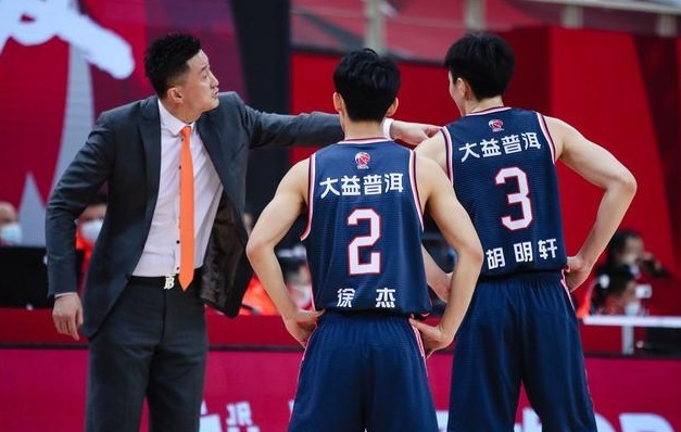 广东宏远|广东宏远揭幕战阵容确定!徐杰出战周鹏轮休,杜锋拒绝输球