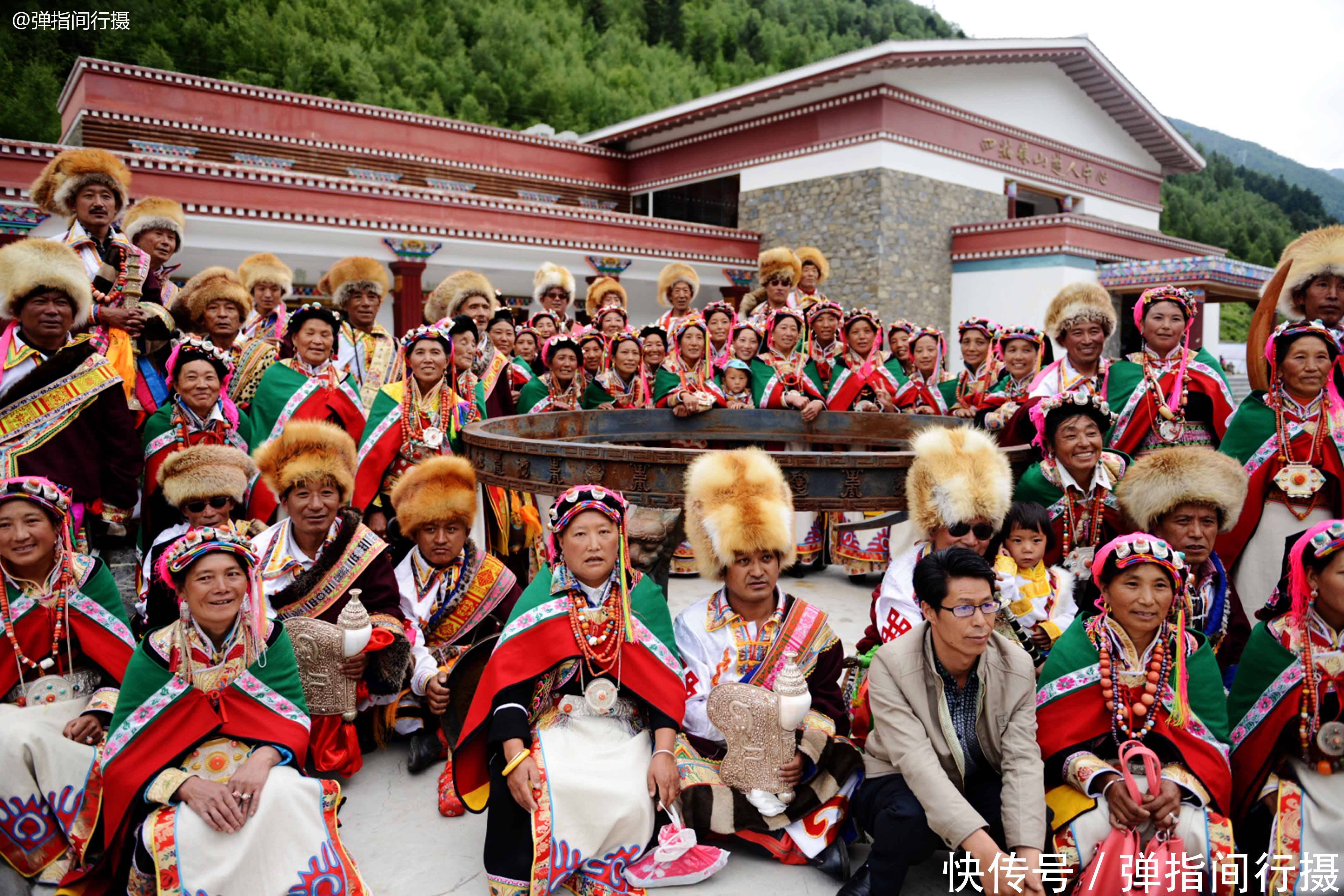 瑞士 四川西部神圣的山峰,风光堪比瑞士,民俗文化更让人大开眼界