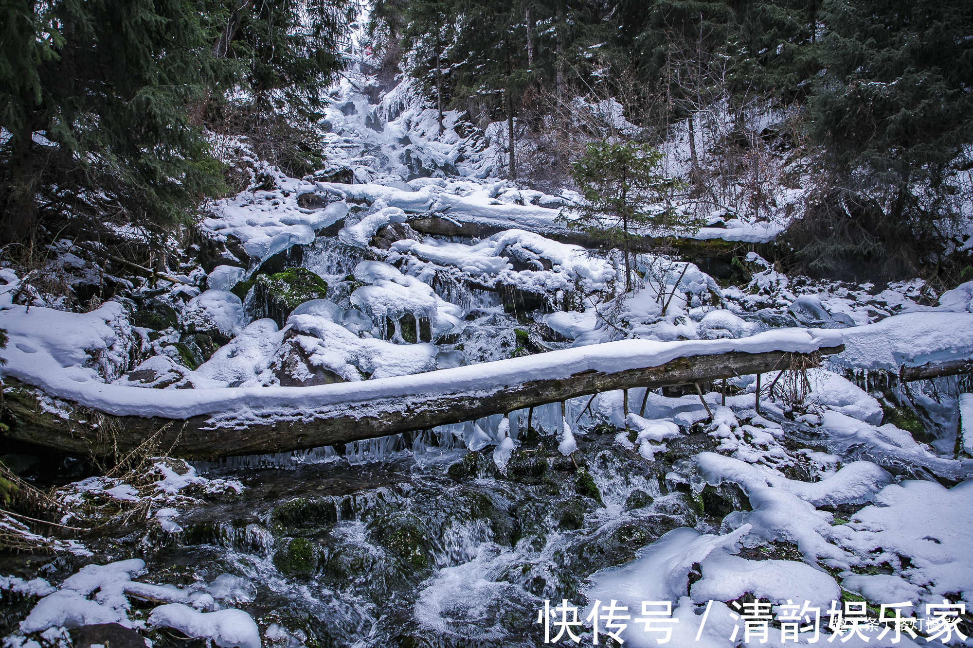 博格达峰|大美新疆！雪后初霁，天山天池壮美如画，博格达峰现罕见奇特景观