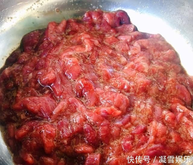 时蔬炒牛肉,营养丰富,味道鲜美,家人都喜欢