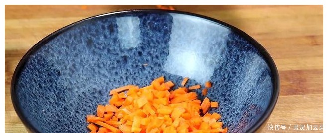 食用油|豆角切碎,加2个鸡蛋,筷子一搅,不用炒,出锅全家抢着吃!