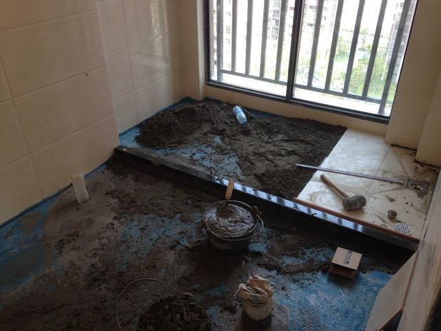 地压墙|卫生间铺贴瓷砖，装修公司建议做墙压地，这是行业标准还是套路