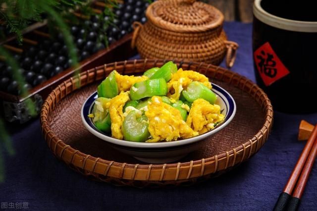 炒鸡蛋|三伏天，此菜正当时，富含膳食纤维，炒鸡蛋5分钟出锅，嫩香好吃