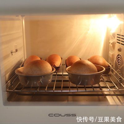 不可错过的下酒菜黑全麦热狗面包坯,过瘾