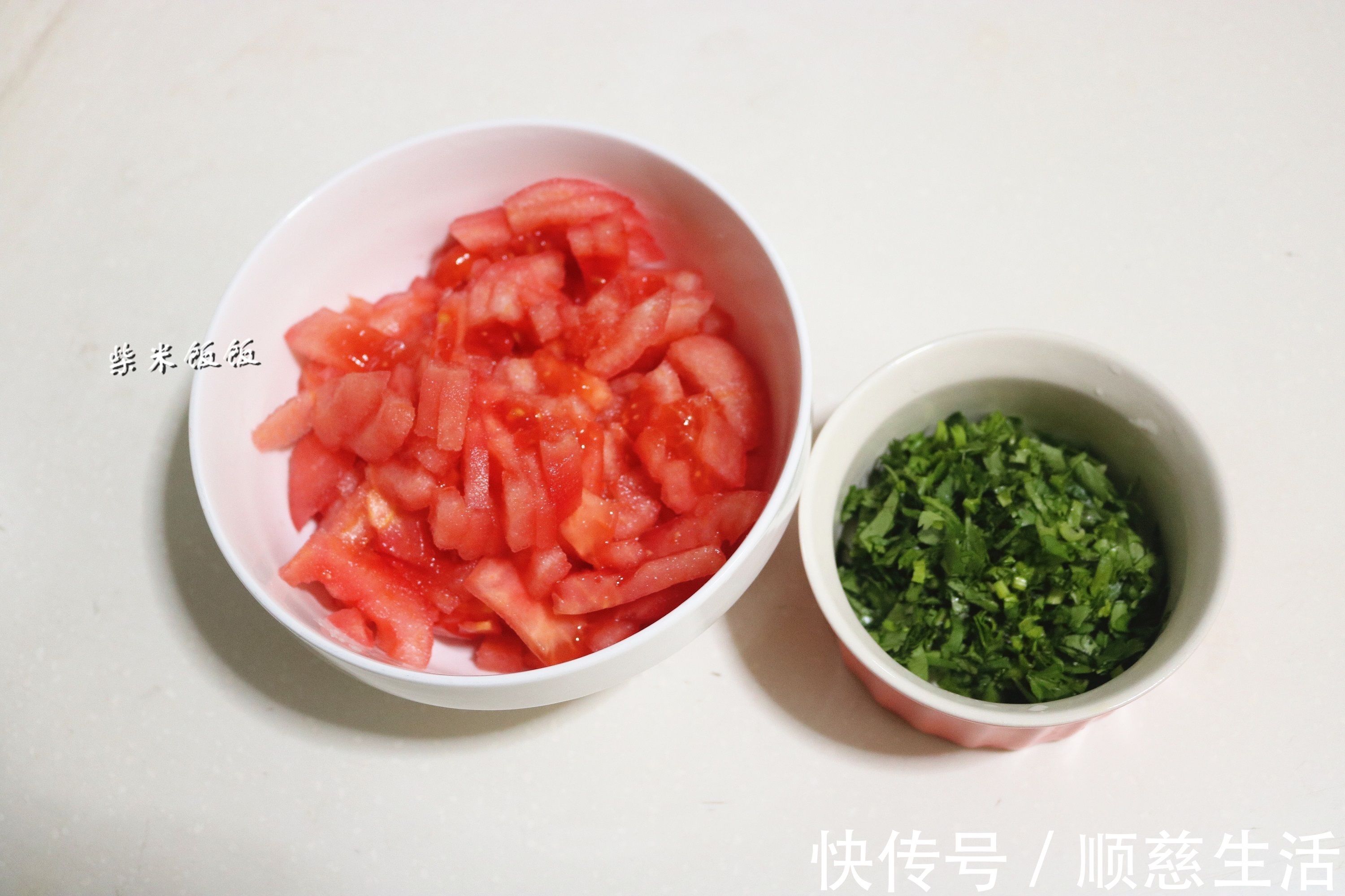 香菜|西红柿蛋汤,我喜欢这做法!清爽开胃,吃饱饭也能喝一碗