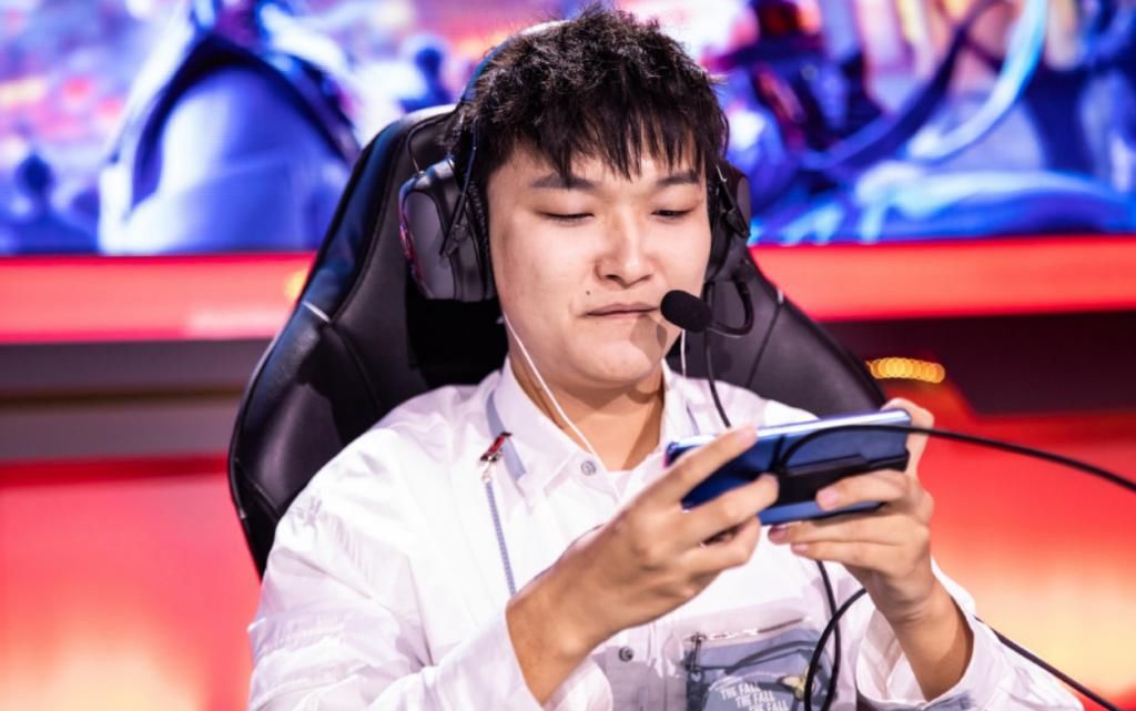 笑影|笑影替补来了？AG或迎来终极补强，月光狂喜：牌面比老帅足太多