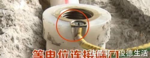 卫生间|卫生间有个能保命的小盒子,很多业主却不知道,白白让工人砸掉了