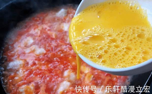 番茄蛋花汤|做蛋花汤,别着急倒蛋液,水开时锅里加“1物”,蛋花好看汤好喝