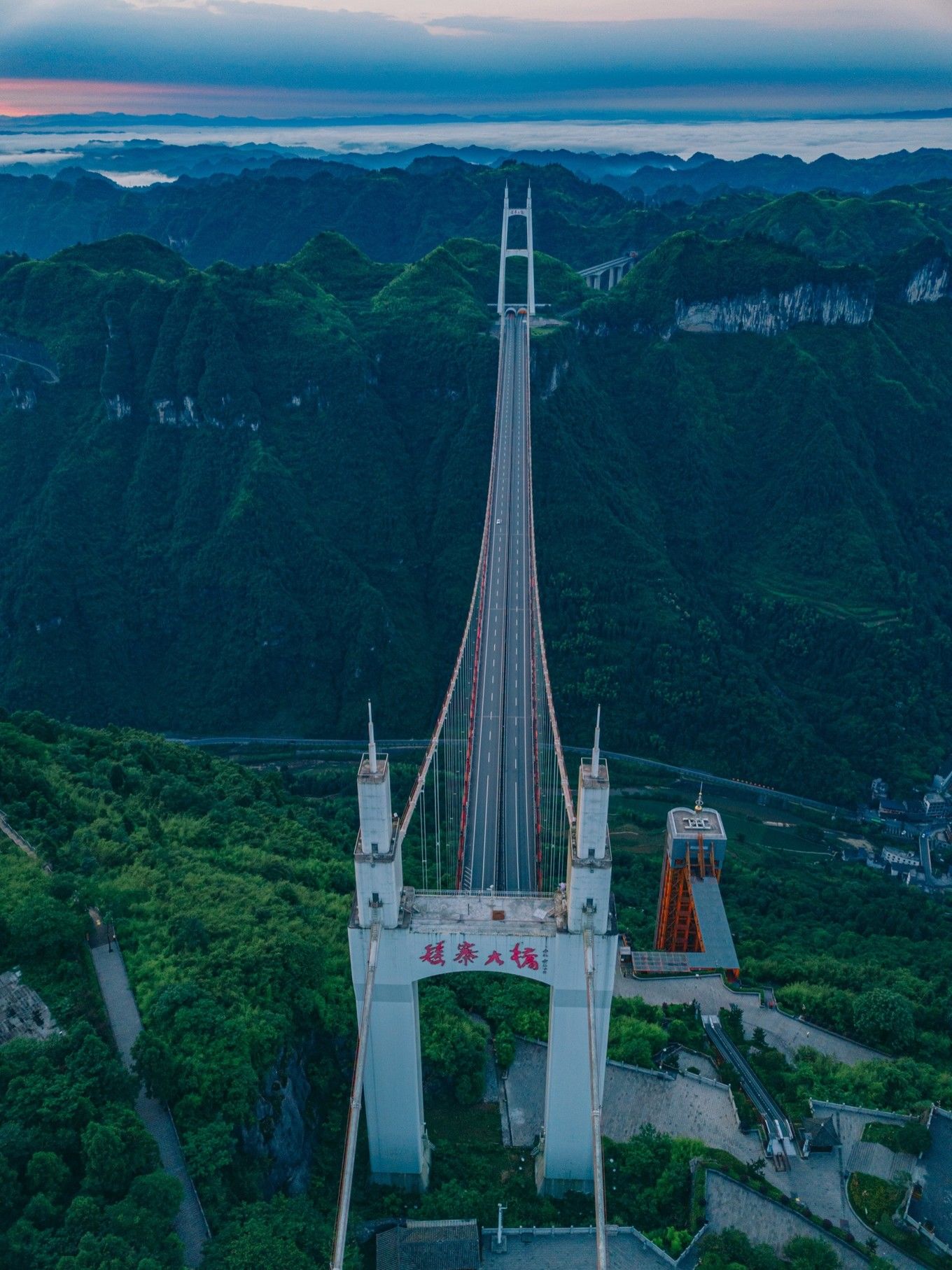 矮寨大桥|自驾《神奇女侠》取景地：矮寨奇观旅游区｜奇遇峡谷高桥、苗寨、飞瀑