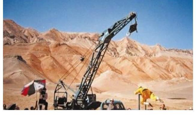 孙悟空&《西游记》孙悟空吃桃:咬一口就扔掉,并非剧情有钱而是万般无奈