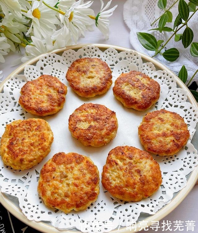 燕麦和鸡胸肉搭配,做美味的煎饼,低脂又解馋,常吃它想胖都难!