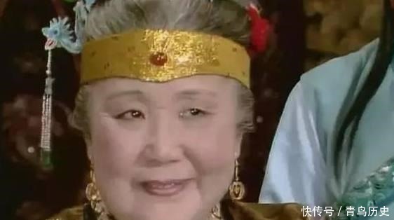 故事里|难怪只有晴雯会补雀金裘, 你看她的后台是谁!