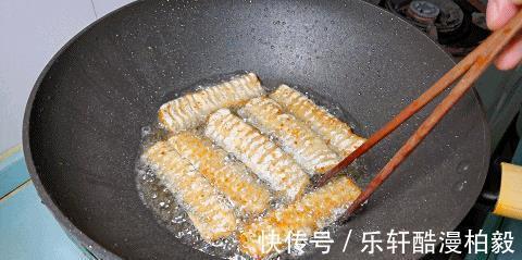 在家做糖醋带鱼，想要好吃有技巧，鱼肉入味无腥味，上桌就光盘