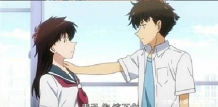 小兰|小兰使出摸头杀,青子使出摸头杀,新一与快斗的表现完全不同!