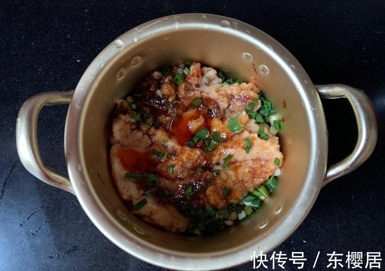 肉馅|自制鸡肉生煎锅贴,煎一煎就上桌,味道鲜美,做早餐正好