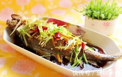 鲜嫩|做清蒸鱼,放盐放料酒就错了,大厨教你正确方法,鱼肉鲜嫩还不腥