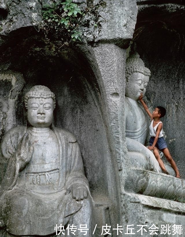 浙江杭州1981年，彼时的城市街景与景区游人