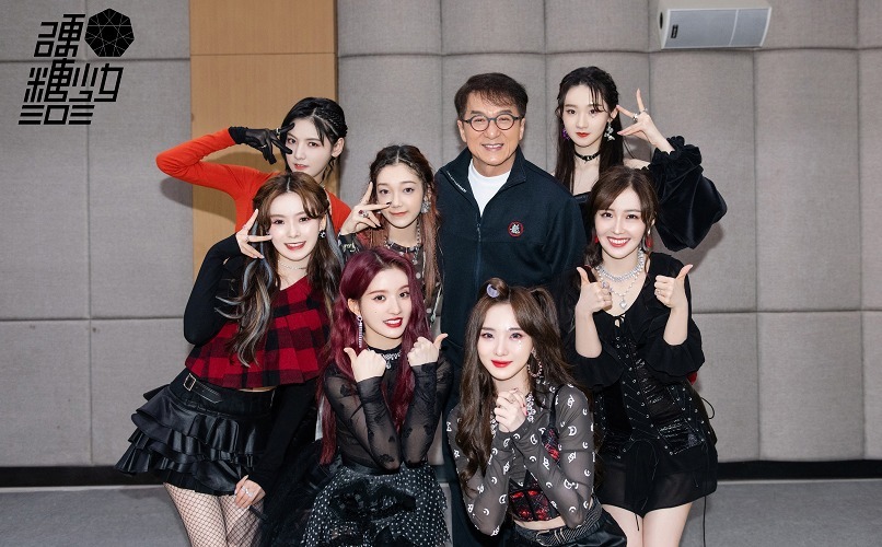 成龙|99晚会搭档黄渤,双十一开幕式合作成龙,硬糖少女下次合作谁?