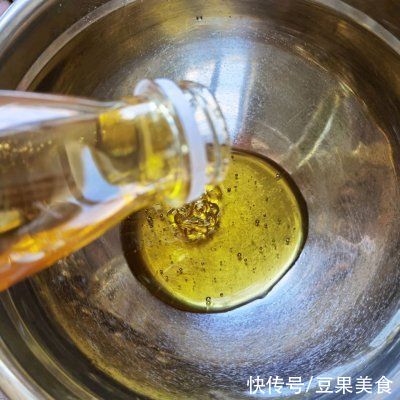 中筋面粉|厨娘教你一招巧做广式五仁月饼～螃蟹造型