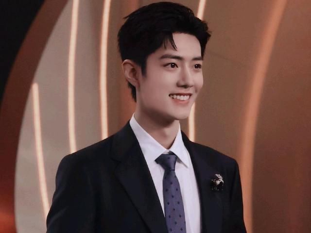 肖战解锁新舞台，官方公布玩悬念，却被观众一眼认出