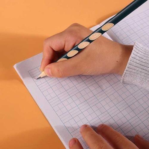 夏天来了!小学生满分作文《孤独》,仅仅三行字,遐想无边,一起来看看