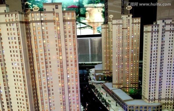 把手头|很多人都在说存钱不如存房?内行人一分析,庆幸自己选对了