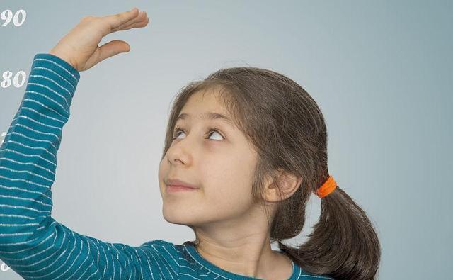 婴儿期|孩子青春期,停止长高前有3个预兆