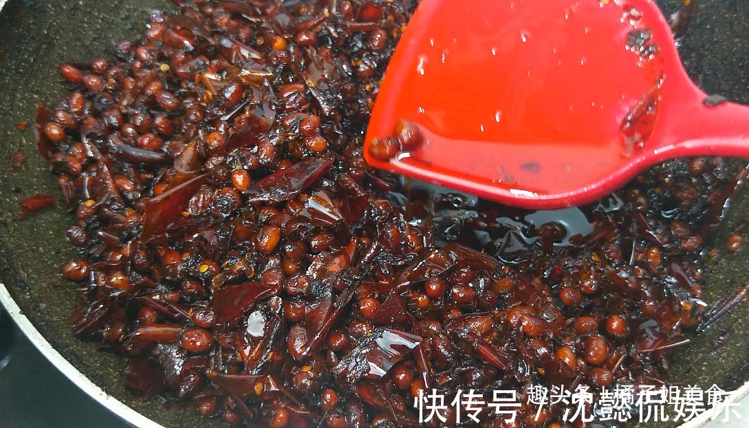 我家“黄豆酱”从来不买，1斤黄豆3斤辣椒，教你秘制最好吃的酱豆