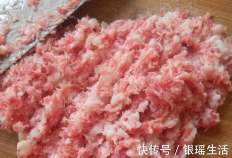 明暄|玉米面这做法火了,层次分明暄又软,少油更健康,我家一周吃3次