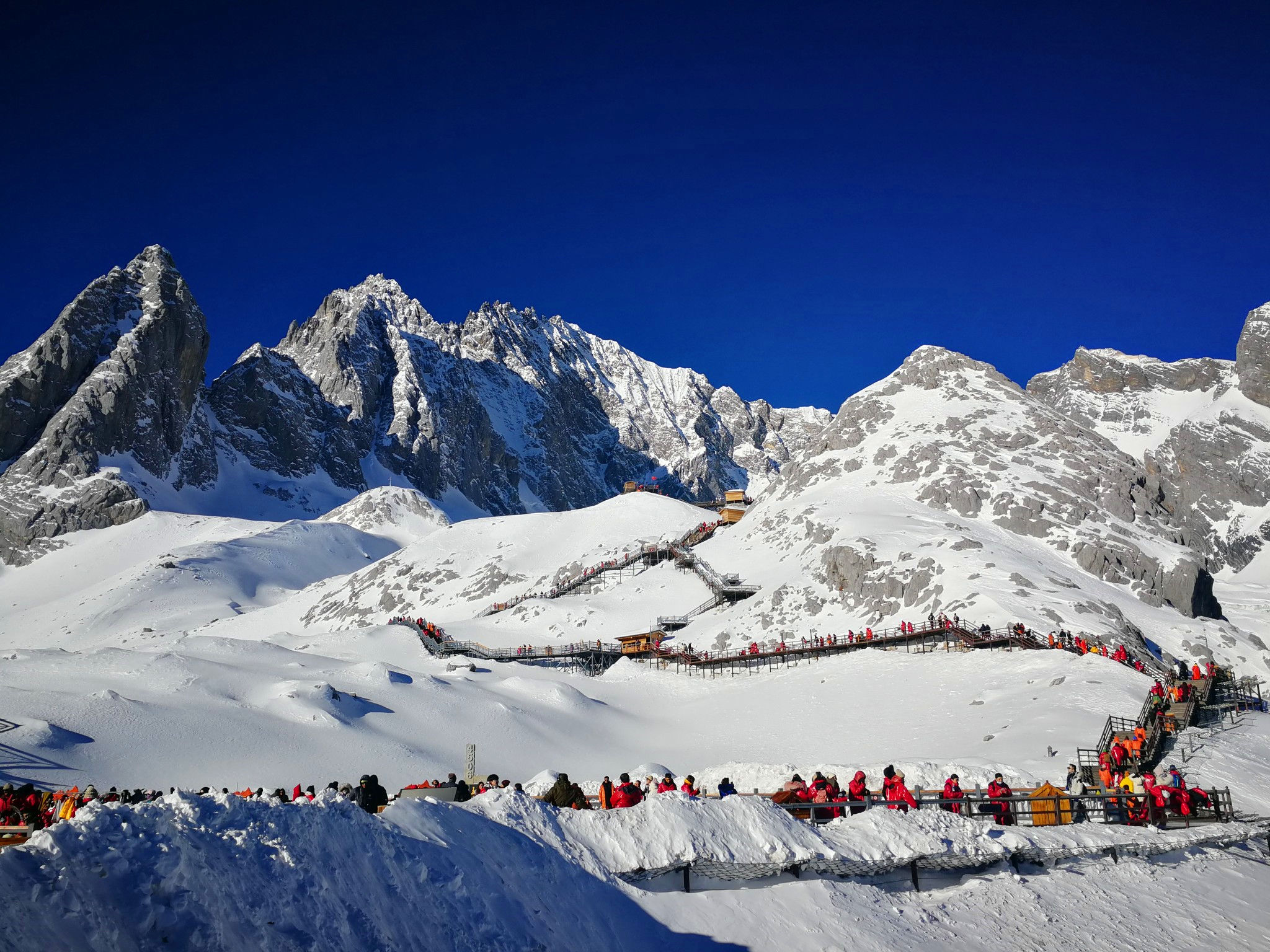 玉龙雪山，好似浑然天成的风景画