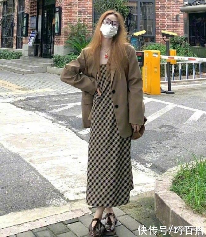 裙身|秋冬天连衣裙别乱选，根据这三点挑，上身效果绝不会很差