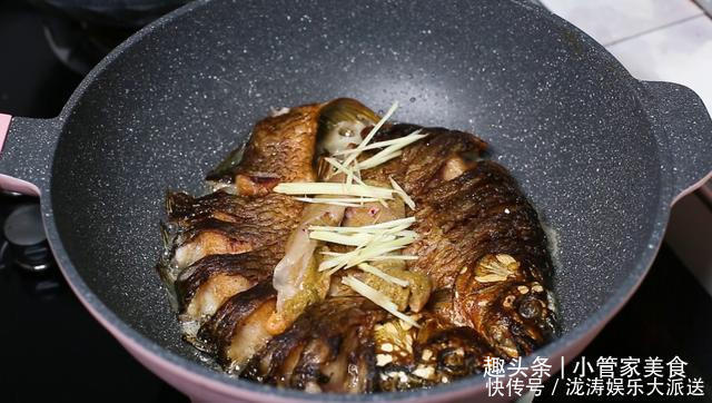 大厨|大厨教你葱香鱼火锅,做法简单,鱼肉鲜香入味,实在太好吃了