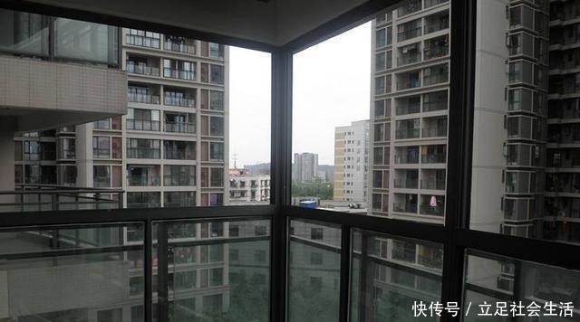 阳台上|阳台为什么不要装落地窗听行内人一说,懊悔没早知!
