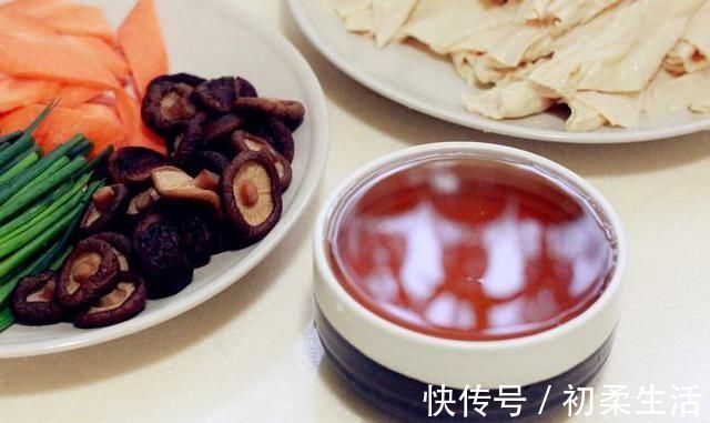 老少皆宜|立秋之后,补钙化痰多吃腐竹,2种素菜炒一盘,真比肉还香