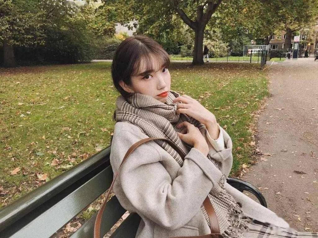  围巾|大衣+围巾，厚毛衣+围巾=入冬“王炸cp!”