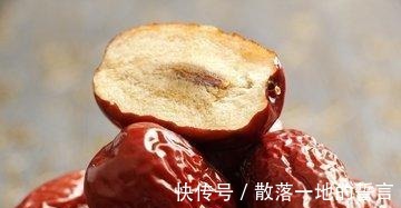 肝脏|肝不好，身体两处散发“臭味”，如果全没有，说明你的肝脏很健康