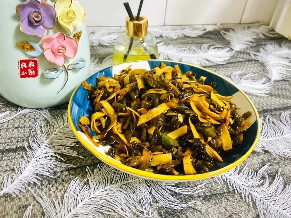 两种食材,简单搭配一下,超好吃的下饭菜就安排上了