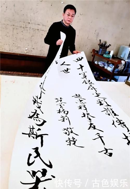 须遵德|他长期靠同学救济,却私下与其妻子密会10年,还将他2儿子改了姓