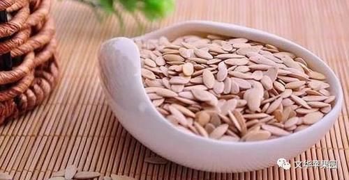 补肾|黑豆和它搭配早餐经常吃,精神足,腰腿矫健,状态就像年轻人