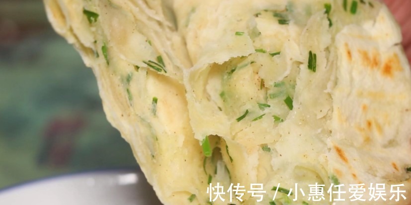 葱花饼|家常好做的葱花饼，今天教给你制作技巧，既劲道又好吃