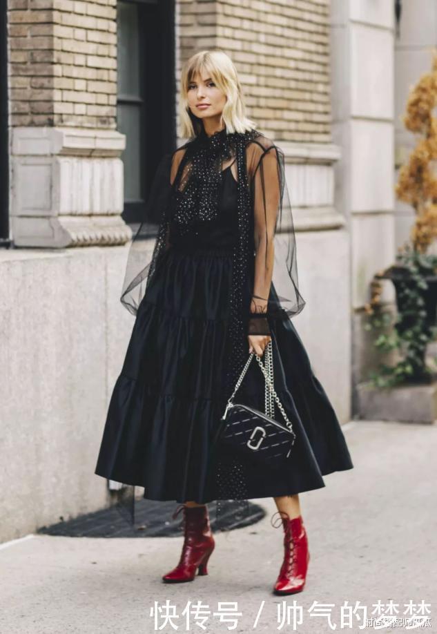 小白鞋已经不时髦了！裸靴才是今年的“宠儿”，这样搭气质翻倍