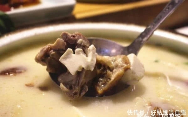 老外|曾在国宴上征服众多老外,如今却跌落“神坛”,网友:自己作的了