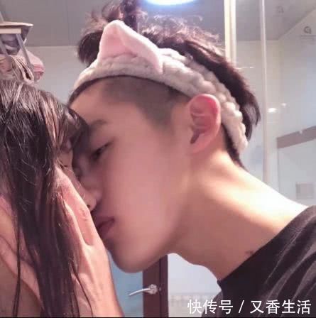 |解说搞笑吃鸡225:呲水枪的秘密,Y城摆摊卖饮料竟被嘲笑,太嚣张了