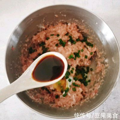 这道虾仁鲜肉馄饨发到朋友圈，留言全说被馋哭